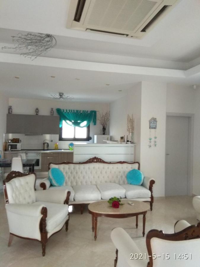 Irenes Apartment Kallithea  Extérieur photo